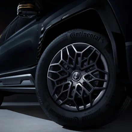 Yangwang U8 Meets the Road